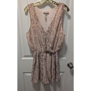 BCBGeneration Pink Paisley V-Neck Romper Women's L Travel Summer Vacation